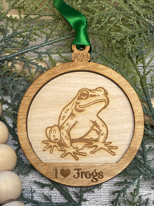 I ❤️ Frogs Ornament